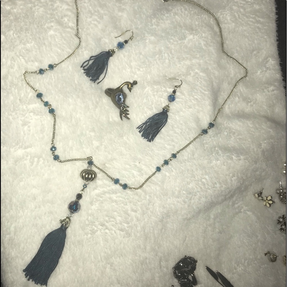 Blue set of fashion jewelry